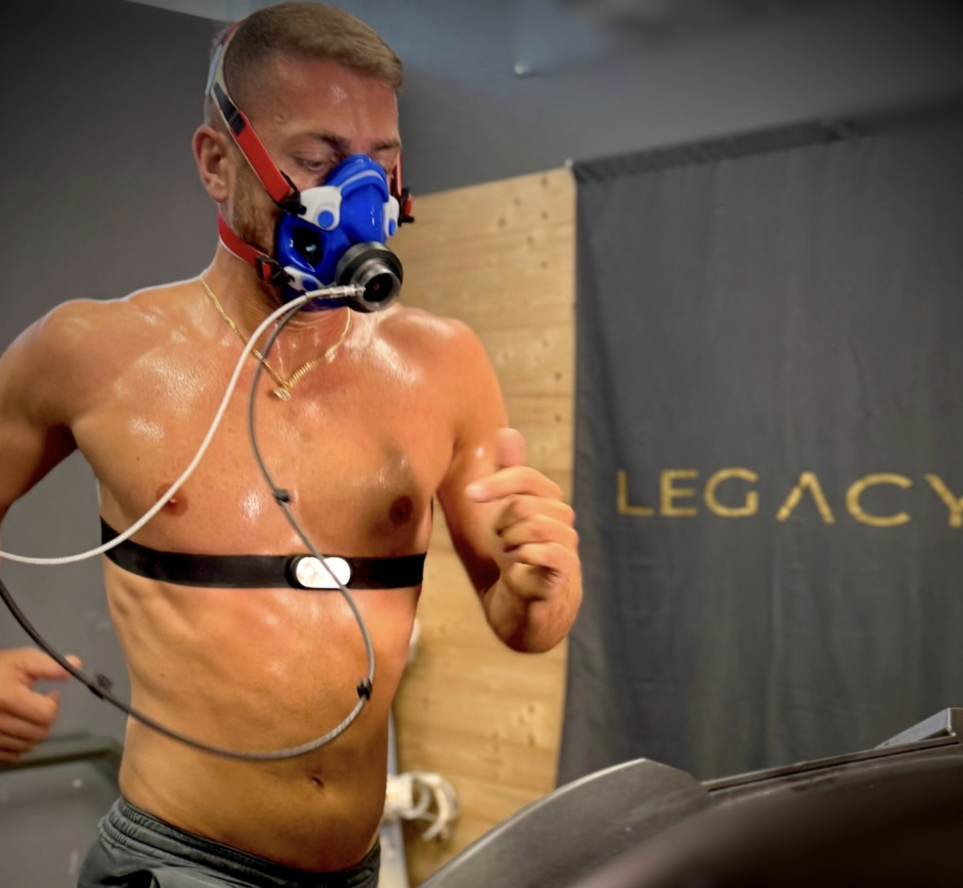 Test metabolico con banner Legacy sullo sfondo
